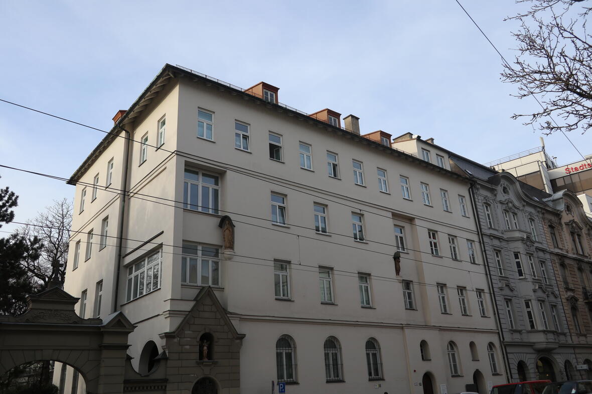 Friedhofsverwaltungsgebäude