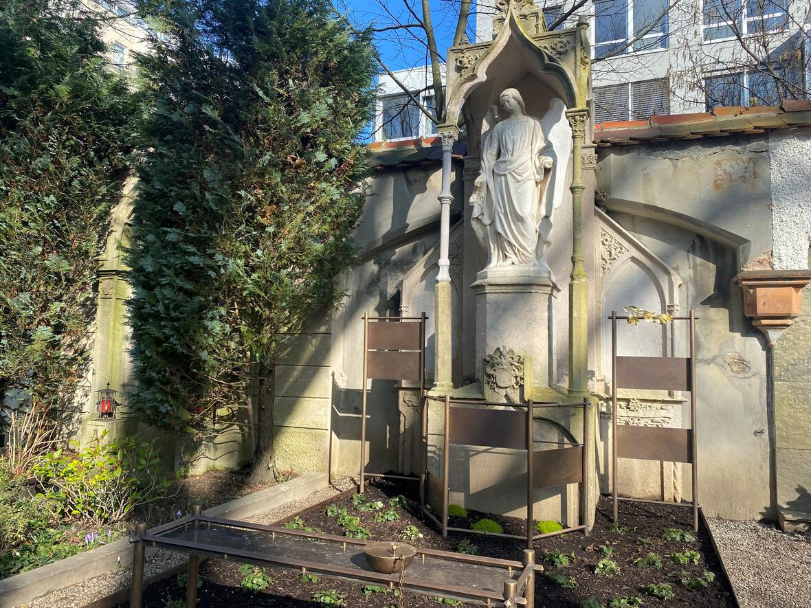 Urnengemeinschaftsgrabanlage "Schutzengel"