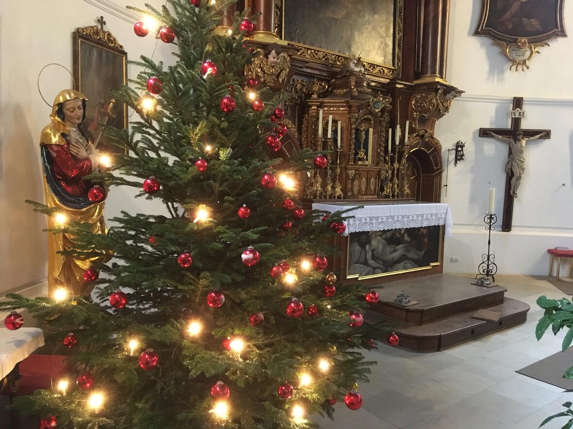 Friedhofskirche St. Michael an Weihnachten