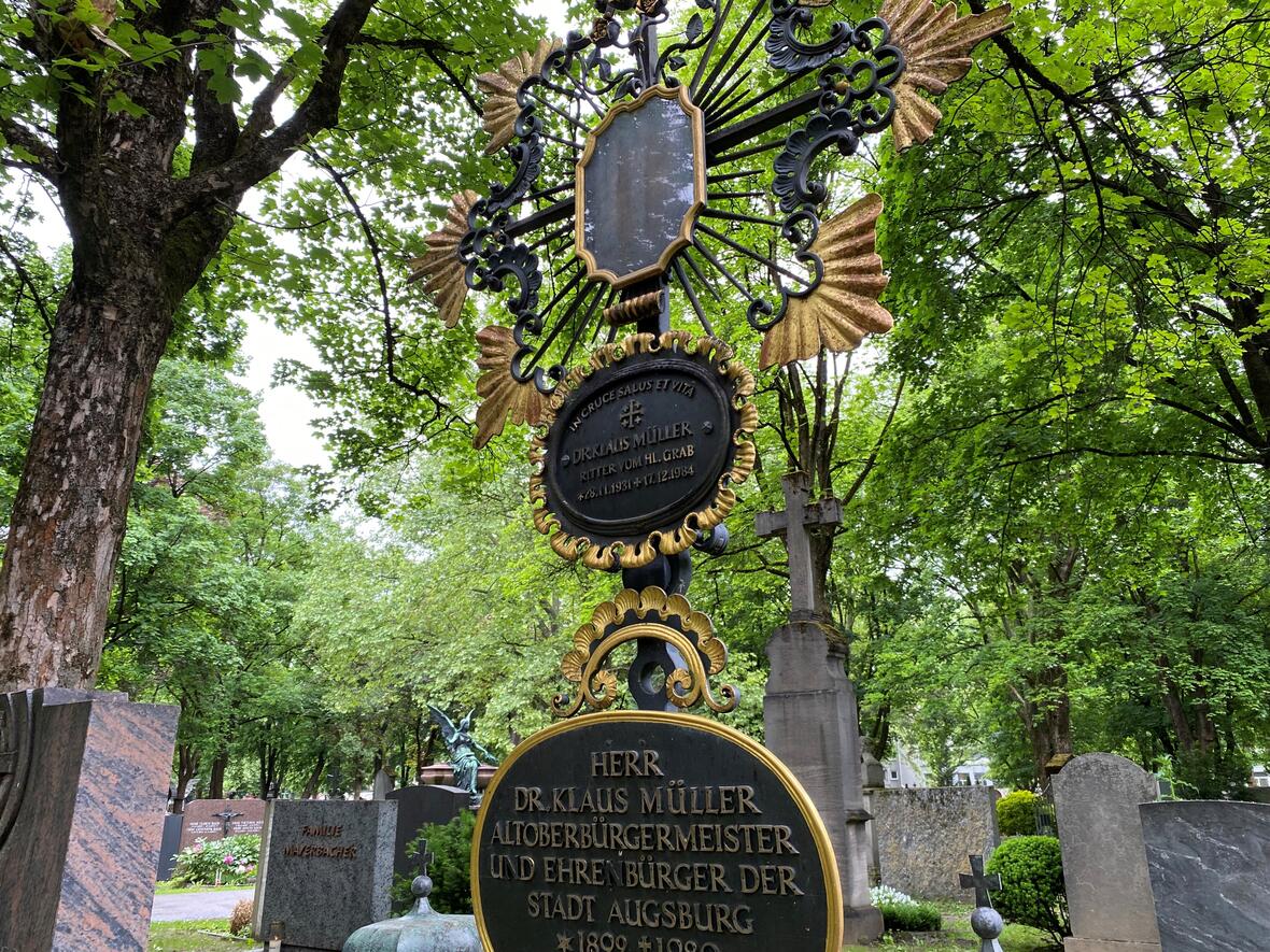 Grabstätte Oberbürgermeister Dr. Klaus Müller